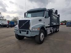 Volvo Super Dump - Driver Front Angle Axles Up