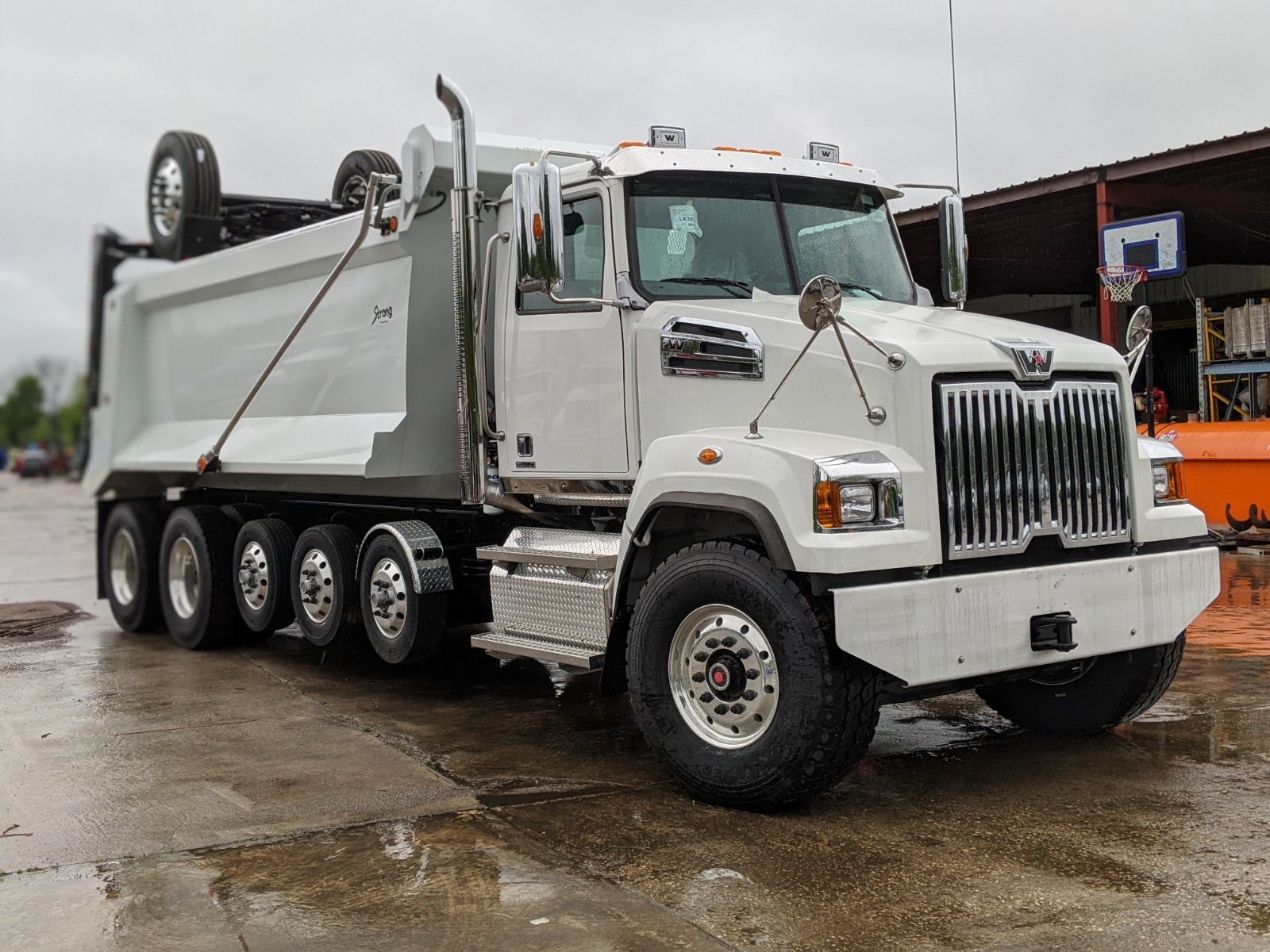 Super Dump / Super 18 Dump Truck for Sale - 2022 Western Star 4700