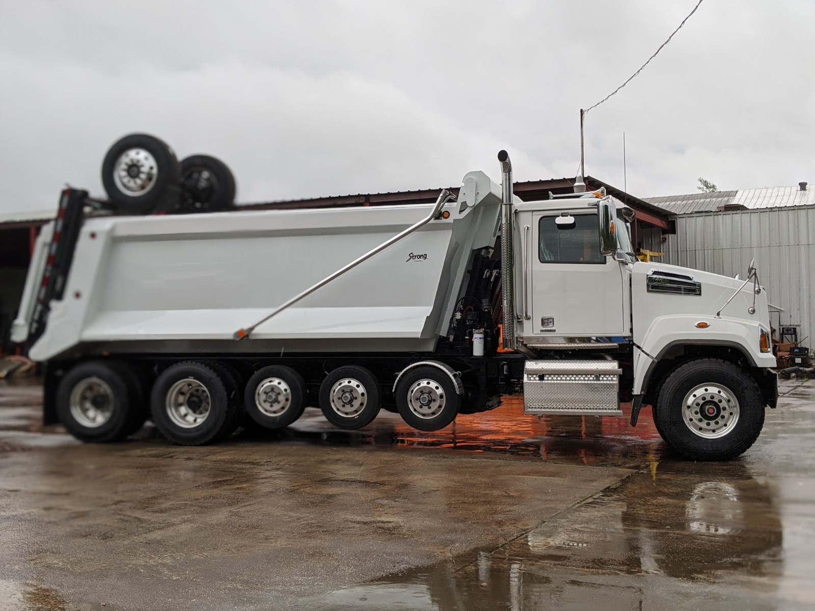 Super Dump / Super 18 Dump Truck for Sale - 2022 Western Star 4700